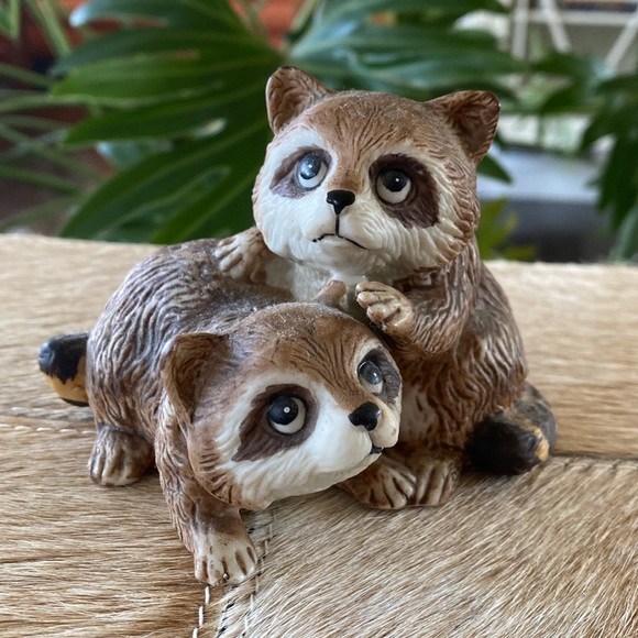 Vintage Homco Porcelain Raccoons Figurine - Picture 8 of 8